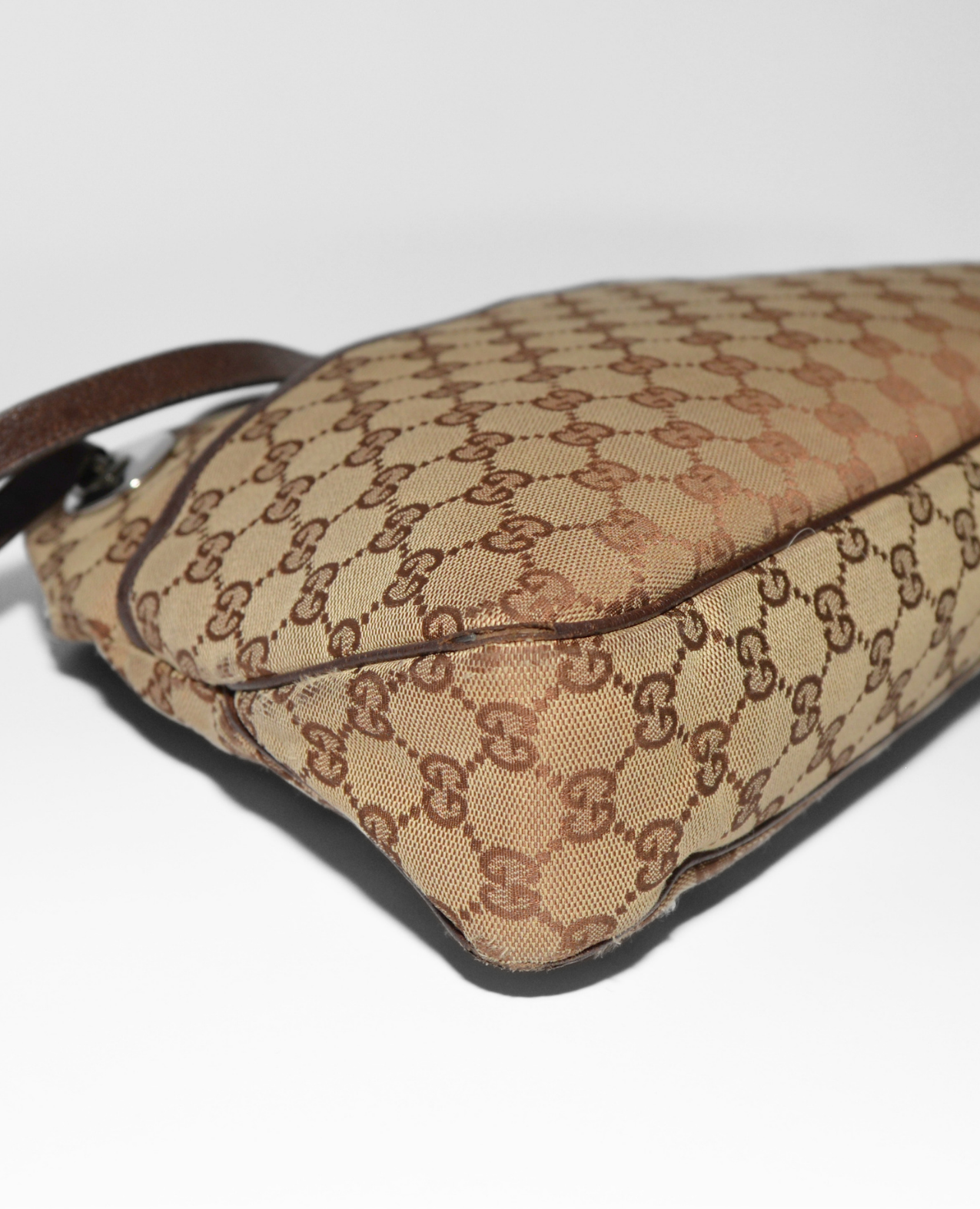 Gucci GG Canvas Eclipse Shoulder Bag with brown monogram and dark leather trim, vintage luxury designer accessory. - Gucci GG Canvas Eclipse Shoulder Bag